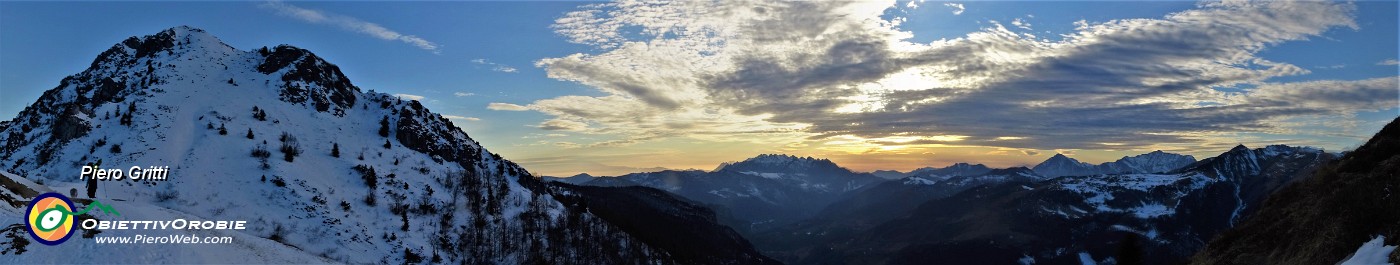 86 Dal Passo di Grialeggio tramonto verso il Resegone.jpg